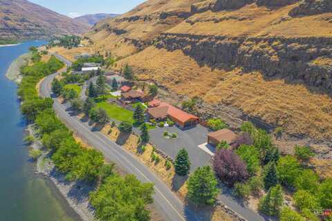 14286 Snake River Road, Asotin, WA 99402