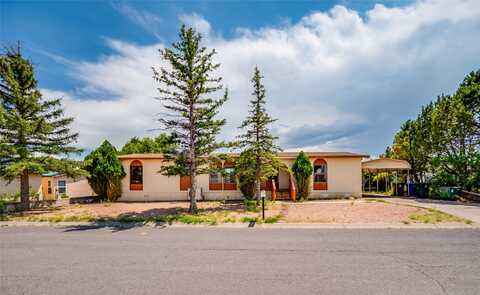1083 Cheyenne Street, Los Alamos, NM 87544