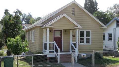 1828 Oregon Avenue, Klamath Falls, OR 97601