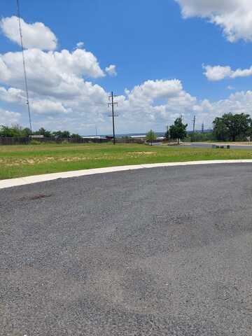 601 Atkins Ct, Fredericksburg, TX 78624