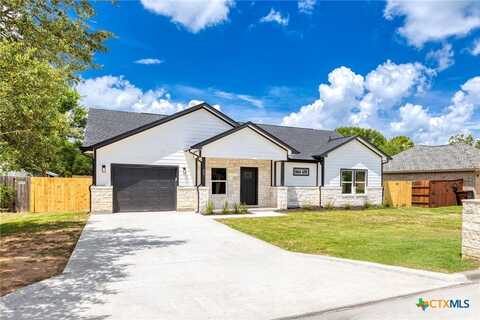 907 Fannin Street, Lockhart, TX 78644