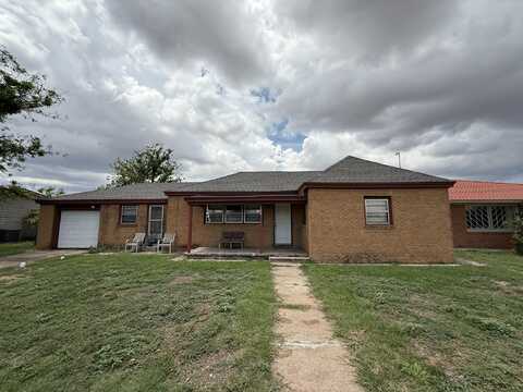 1211 Main Avenue, Ralls, TX 79357