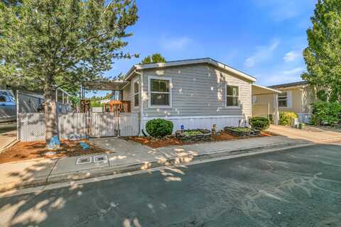 2552 Thorn Oak Drive, Medford, OR 97501