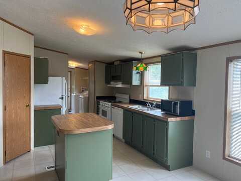 29329 Hidden River Drive, Gibraltar, MI 48173
