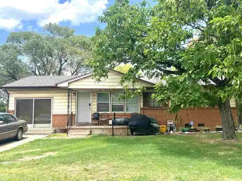 2302 NW 38th Place, Lawton, OK 73505
