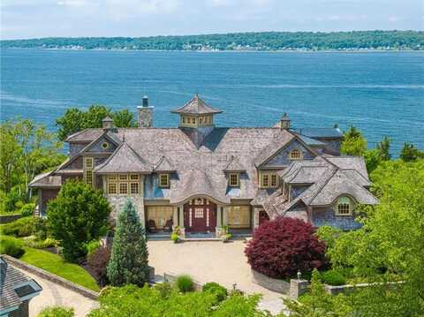 272 Carnegie Harbor Drive, Portsmouth, RI 02871