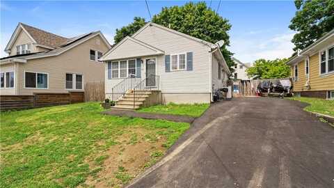 133 Oakdale Avenue, Pawtucket, RI 02860