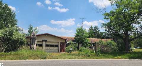 3282 N 7 Mile Road, Lake City, MI 49651