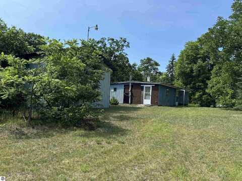 7931 NW Dundas Road, Alden, MI 49612