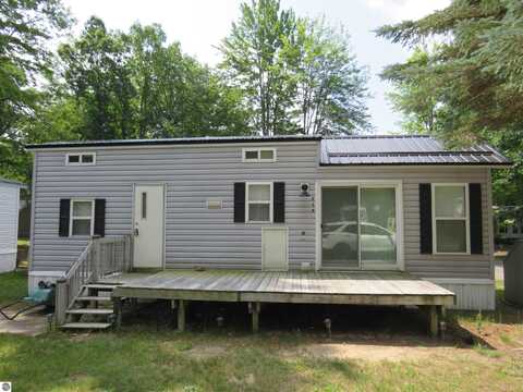 2757 Owens Drive, Houghton Lake, MI 48629