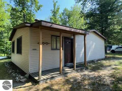 6196 S Dorr Road, Falmouth, MI 49632