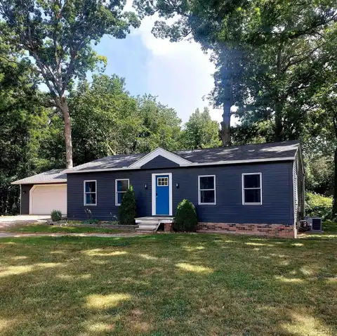 2350 Woodlawn, Adrian, MI 49221