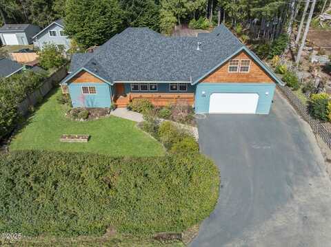 735 E Collins Street, Depoe Bay, OR 97341