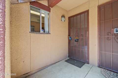 1810 E Blacklidge Drive, Tucson, AZ 85719