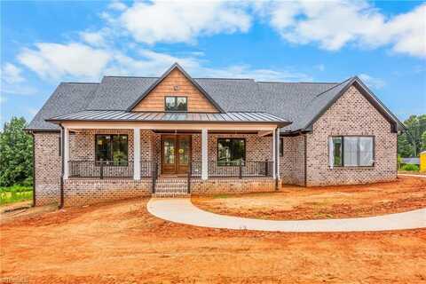 3650 Beroth Circle, Pfafftown, NC 27040