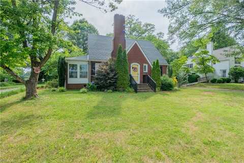 422 Main Street, Dobson, NC 27017