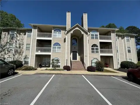 6704 W Friendly Avenue, Greensboro, NC 27410