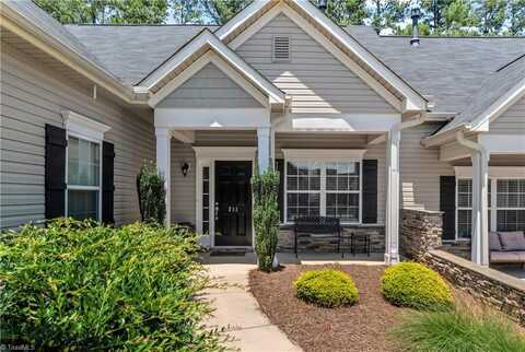 211 Hawks Nest Circle, Clemmons, NC 27012