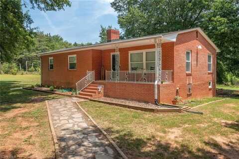 2765 Green Oaks Drive, Winston Salem, NC 27107