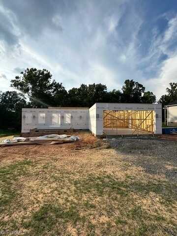 129 Legacy Lane, Eden, NC 27288