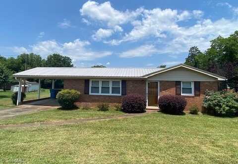 92 W Noell Avenue, Denton, NC 27239