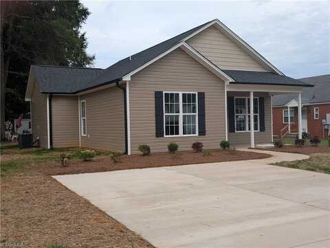 302 W Madison Street, Mayodan, NC 27027