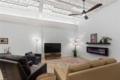 215 S Jefferson Avenue, West Jefferson, NC 28694