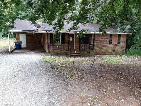 1707 Chatham Avenue, Siler City, NC 27344