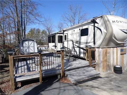 184 Club House Drive, Ennice, NC 28623