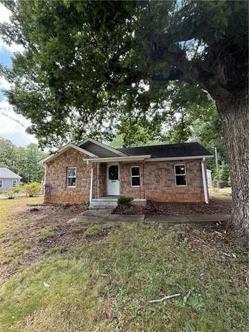 4372 Oak Ridge Drive, Winston Salem, NC 27105