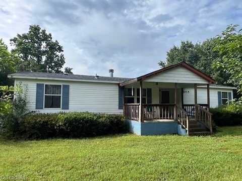 1015 Grassland Court, Tobaccoville, NC 27050