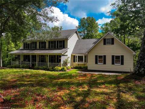 211 Service Road, Pilot Mountain, NC 27041