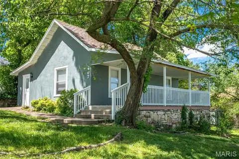 407 W College Street, Branson, MO 65616