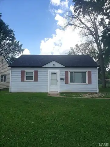 127 4th Avenue, Edwardsville, IL 62025