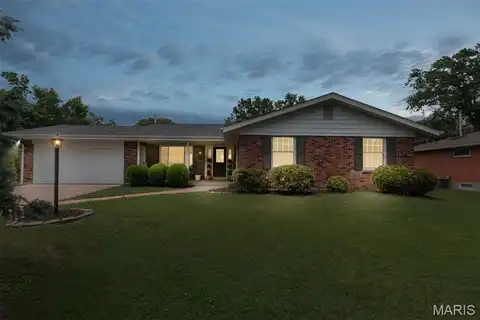 5809 Pebble Oak Drive, Saint Louis, MO 63128