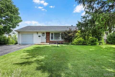 7427 Rockwood Drive, Saint Louis, MO 63123