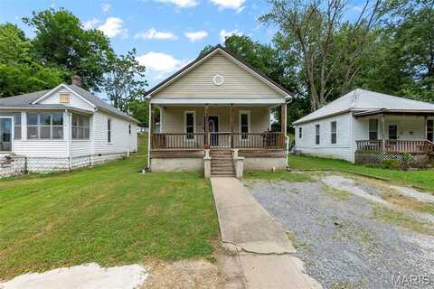 712 3rd E, Scott City, MO 63780
