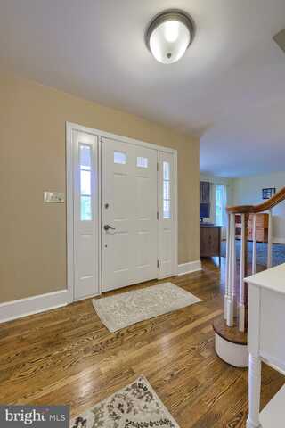 2504 BROOKSIDE DRIVE, LANCASTER, PA 17601