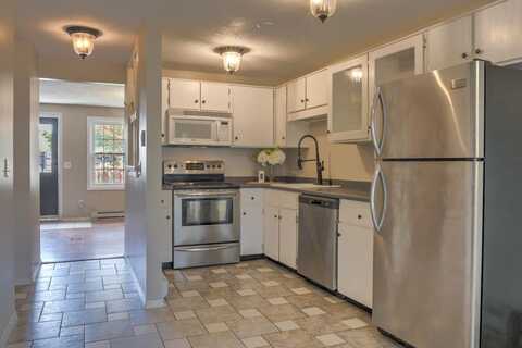 818 Court Street, Keene, NH 03431