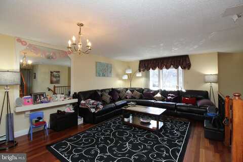 9 HALSTEAD PLACE, PRINCETON, NJ 08540