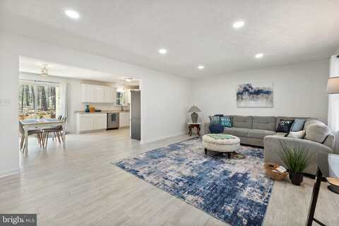 100 WOODLANDS LANE, CROSS JUNCTION, VA 22625