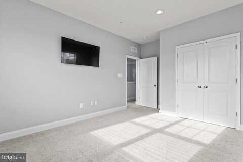 7086 EXECUTIVE WAY, FREDERICK, MD 21703