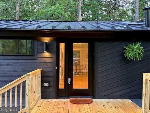 842 TUCKAHOE TRAIL, HEDGESVILLE, WV 25427