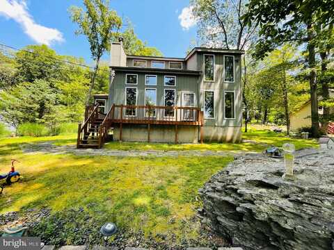 183 RADCLIFF ROAD, BUSHKILL, PA 18324