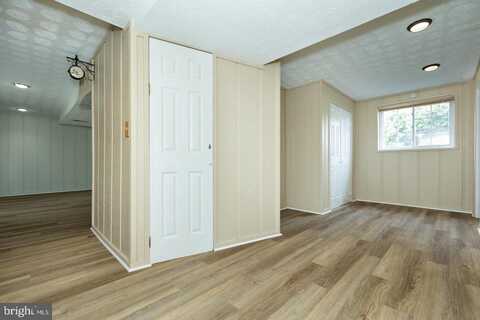 1126 RIVA RIDGE DRIVE, GREAT FALLS, VA 22066