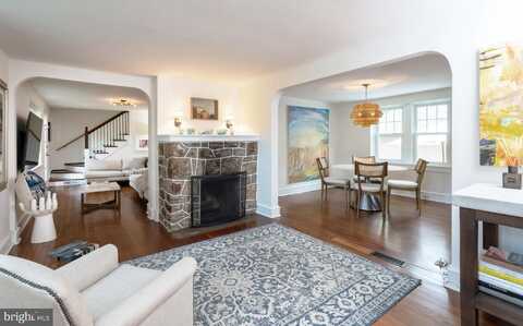 35 ORCHARD LANE, BERWYN, PA 19312