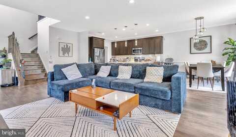 1 LARKSPUR LANE, MONROE TOWNSHIP, NJ 08831