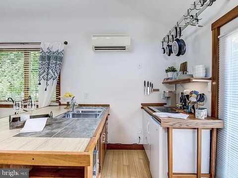 1121 TYLER AVE, EASTPORT, MD 21403