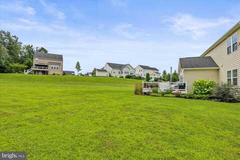 32 KAITLYN DRIVE, HANOVER, PA 17331