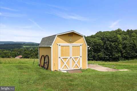 6213 HOFF ROAD, SPRING GROVE, PA 17362